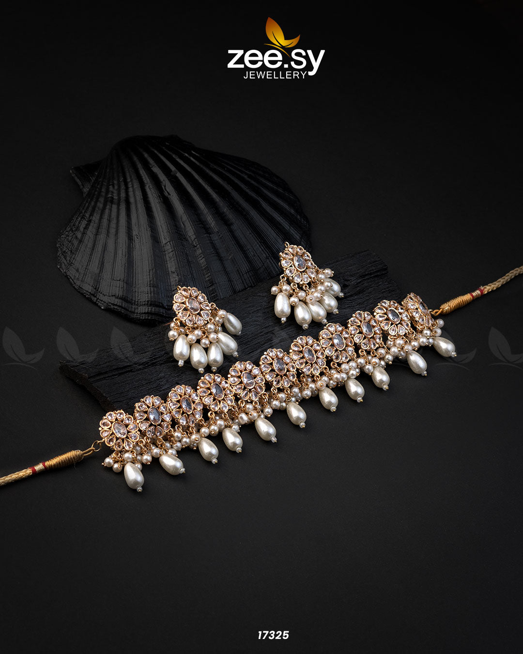 Blooming Flower Necklace Golden Pearl