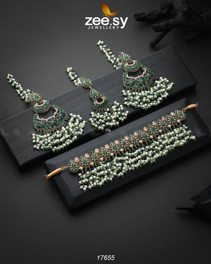Amaira Chokar Necklace Set Green