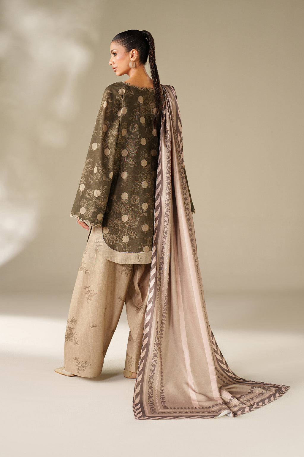 Iznik | Winter Chapter 25 | UE-565 Printed Khaddar by Iznik - Designer Dress - Type : Ladies Clothes - Available at Saira Sultan - 100% Original 