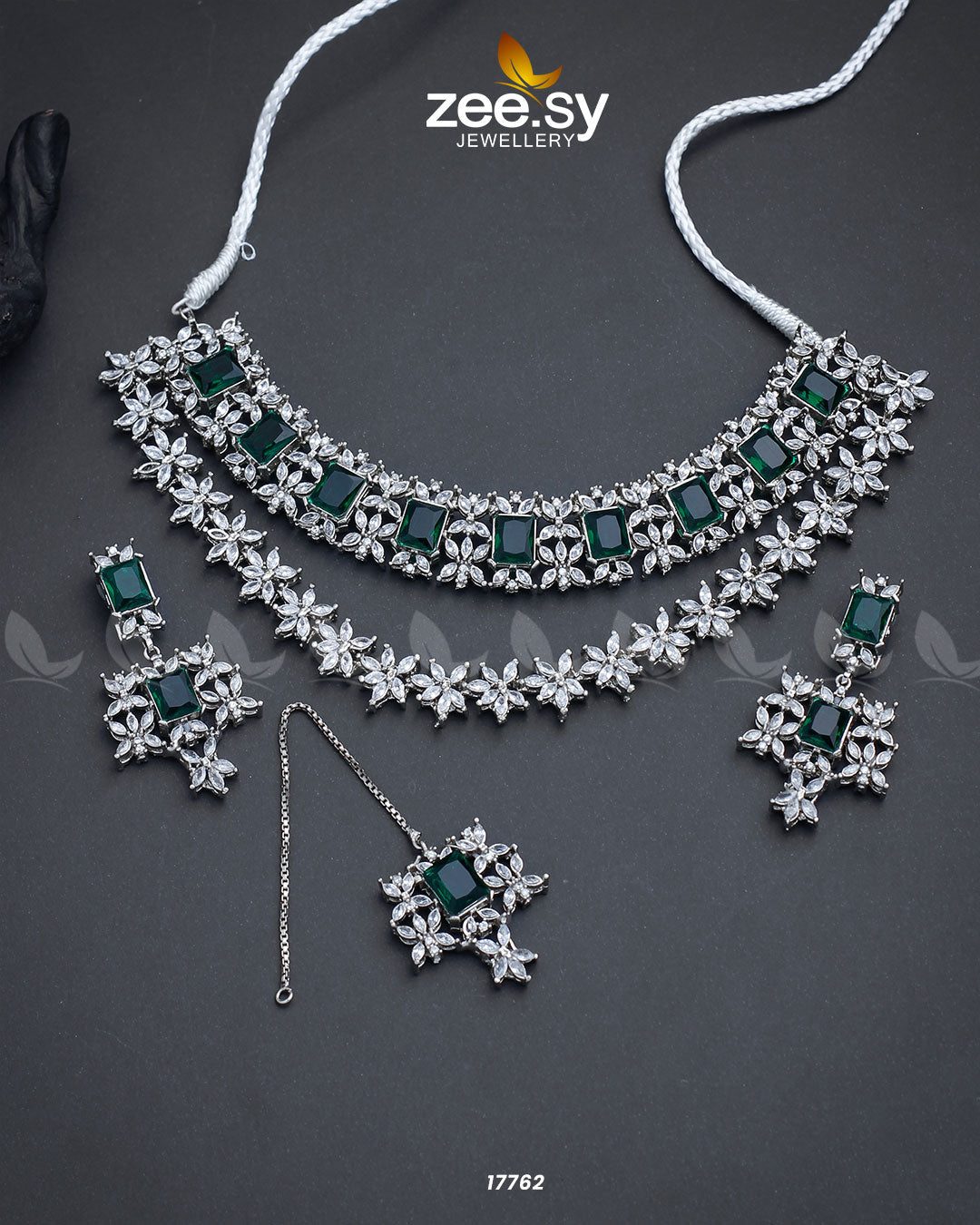 Streamline Necklace Green