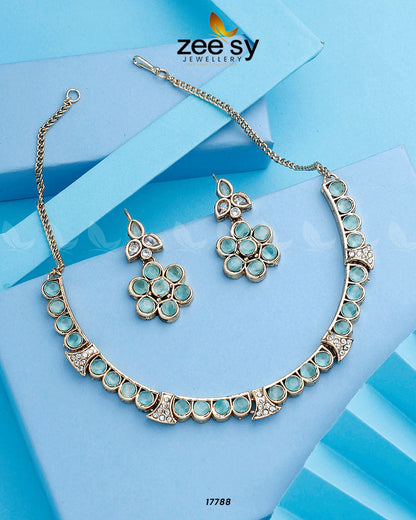 Textured Necklace Golden Mint Green