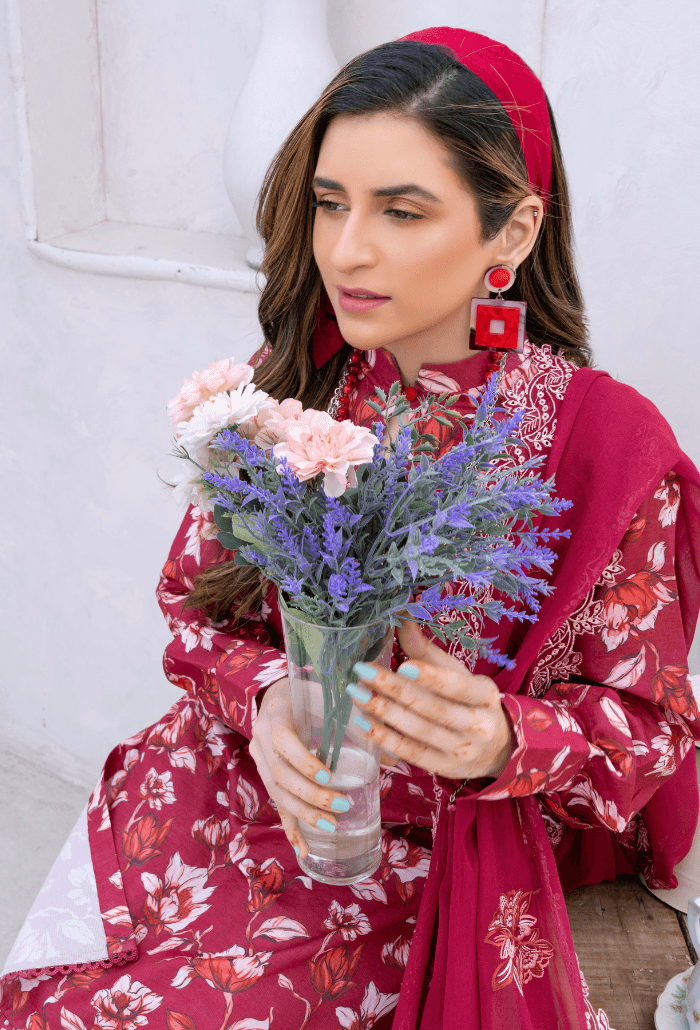 Humdum | Gardenia Lawn 24 | PLG 3 - D01 - Pakistani Designer Dress - by HumDum | Type: Luxury - 100% Original at Saira Sultan
