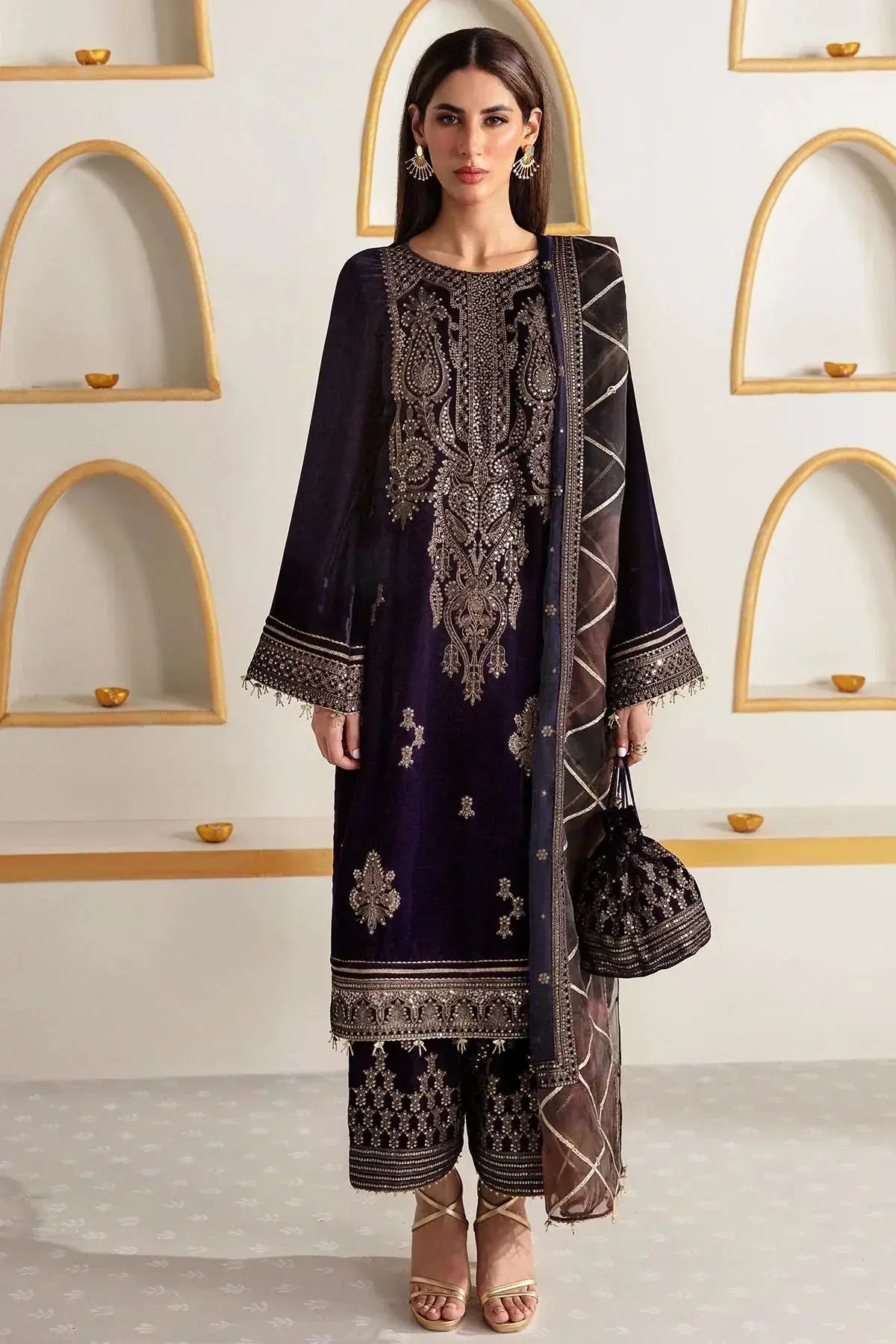Jazmin | Velvet 23 | VF-2004 - Pakistani Designer Dress - by Jazmin | Type: Formal - 100% Original at Saira Sultan
