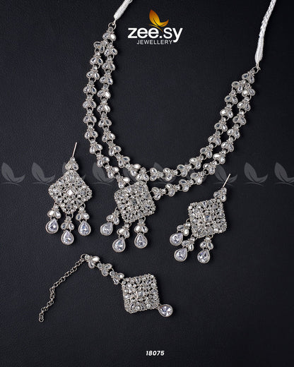 Juggan Necklace Set Silver White