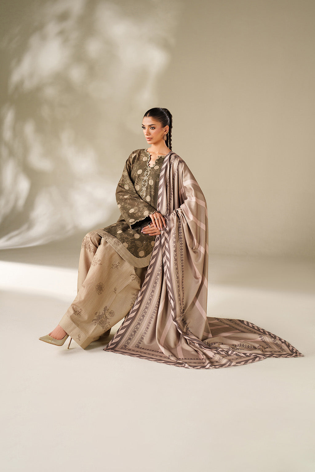 Iznik | Winter Chapter 25 | UE-565 Printed Khaddar by Iznik - Designer Dress - Type : Ladies Clothes - Available at Saira Sultan - 100% Original 