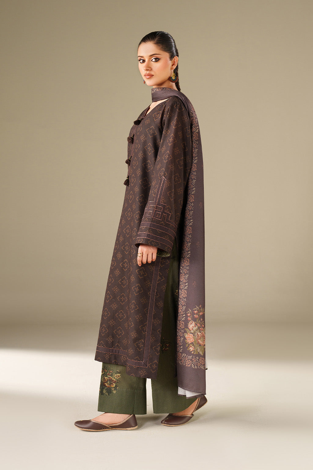 Iznik | Winter Chapter 25 | UE-564 Printed Khaddar by Iznik - Designer Dress - Type : Ladies Clothes - Available at Saira Sultan - 100% Original 