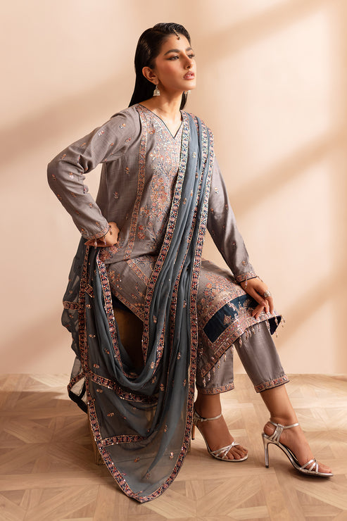 Emaan Adeel | Rangrez Collection | AABRO XL Gray Khaddar