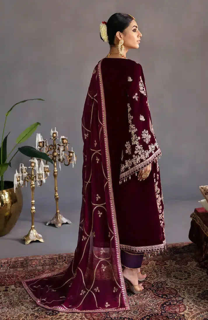 Emaan Adeel | Makhmal Velvet Edition 23 | MK-04 HAYAL - Pakistani Designer Dress - by Emaan Adeel | Type: Formal - 100% Original at Saira Sultan