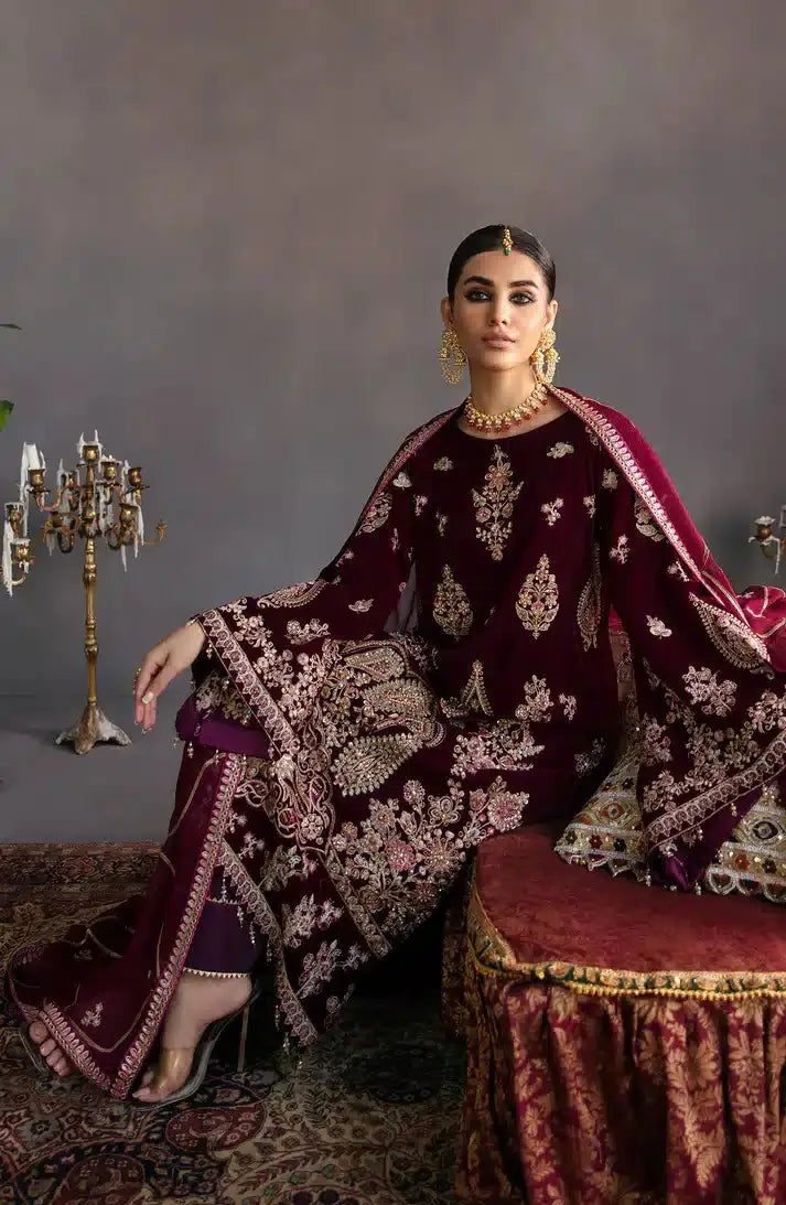 Emaan Adeel | Makhmal Velvet Edition 23 | MK-04 HAYAL - Pakistani Designer Dress - by Emaan Adeel | Type: Formal - 100% Original at Saira Sultan