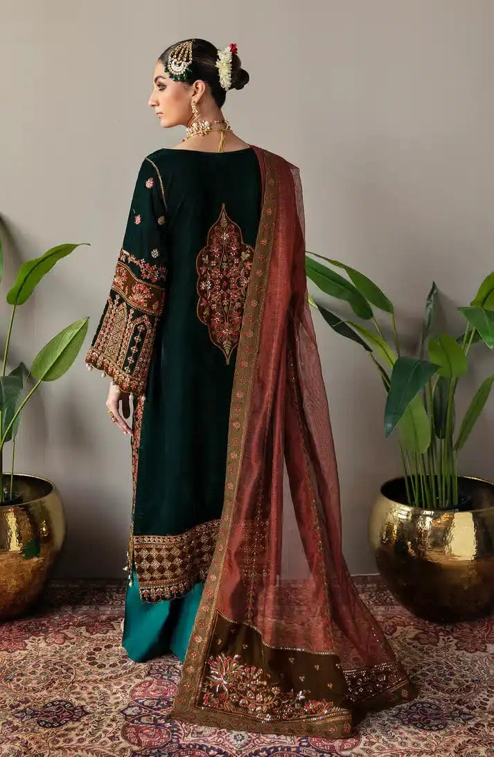 Emaan Adeel | Makhmal Velvet Edition 23 | MK-06 VERSHA - Pakistani Designer Dress - by Emaan Adeel | Type: Formal - 100% Original at Saira Sultan