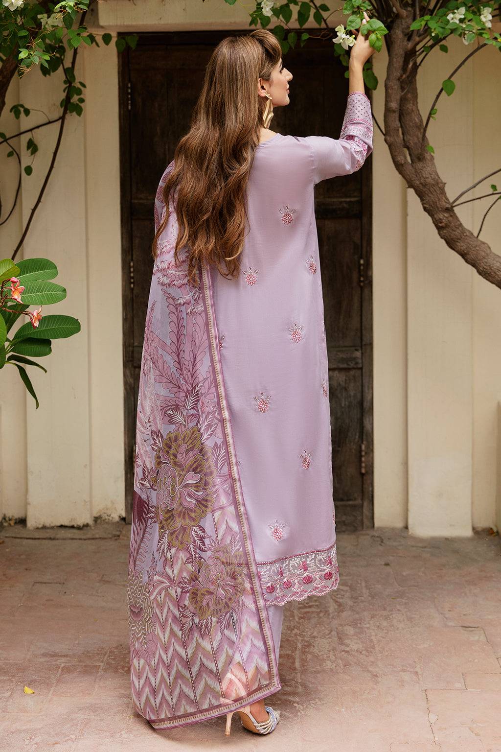 Ramsha | Luxury Lawn 24 | Y-804 - Pakistani Designer Dress - by Ramsha | Type: Casuals - 100% Original at Saira Sultan