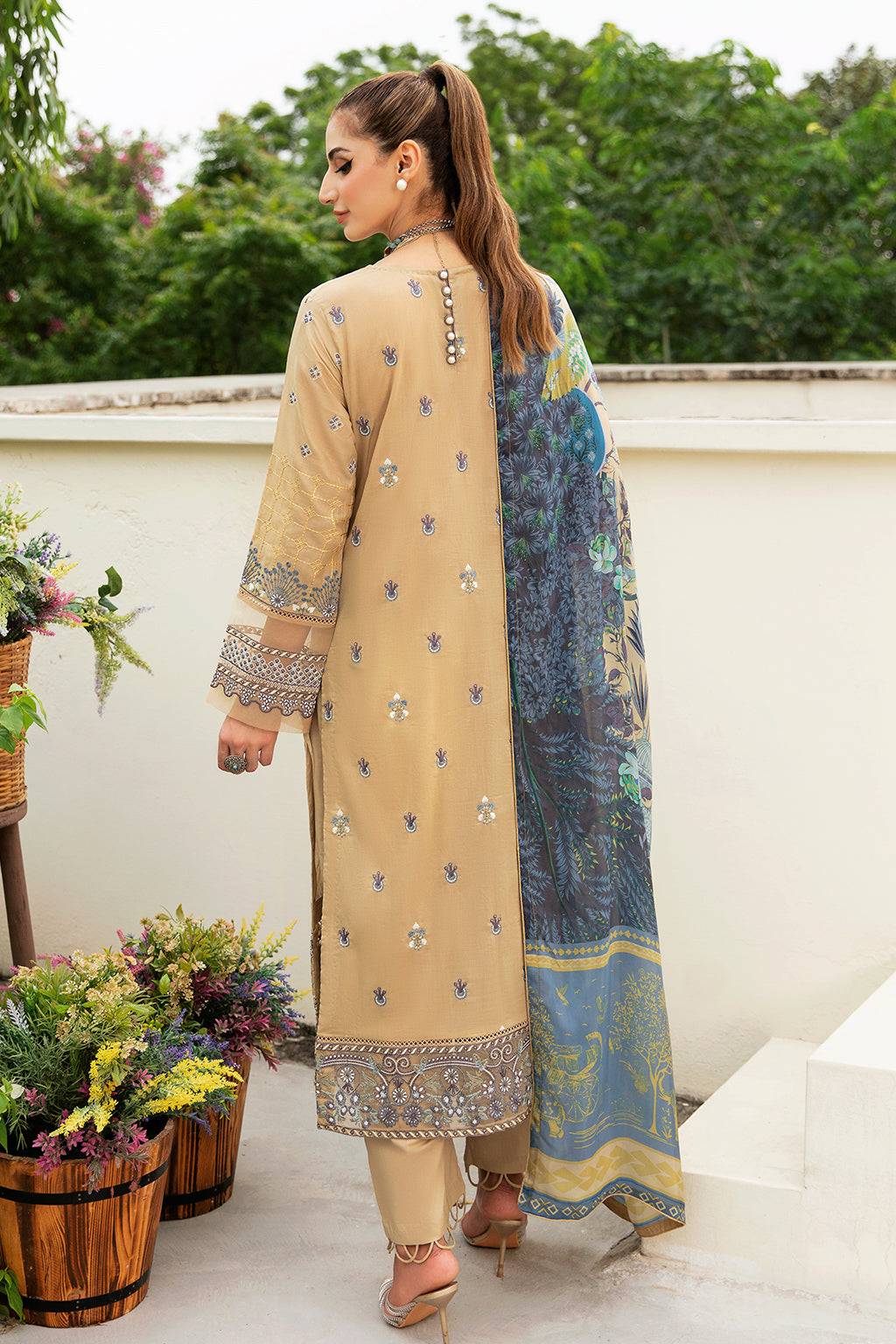 Ramsha | Luxury Lawn 24 | Y-802 - Pakistani Designer Dress - by Ramsha | Type: Casuals - 100% Original at Saira Sultan