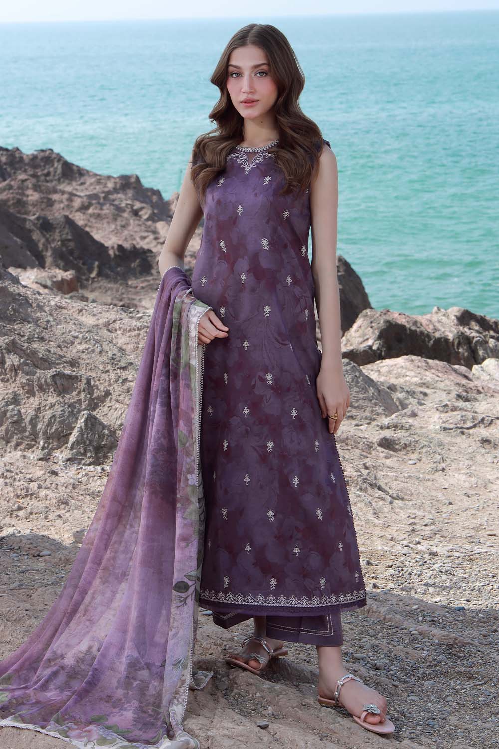 Seran | Afsanah Lawn 25 | MYRA L Dark Purple Lawn