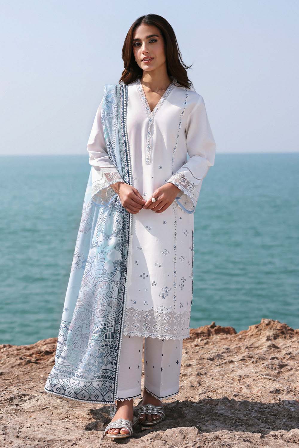 Seran | Afsanah Lawn 25 | ELMAS XS White Lawn