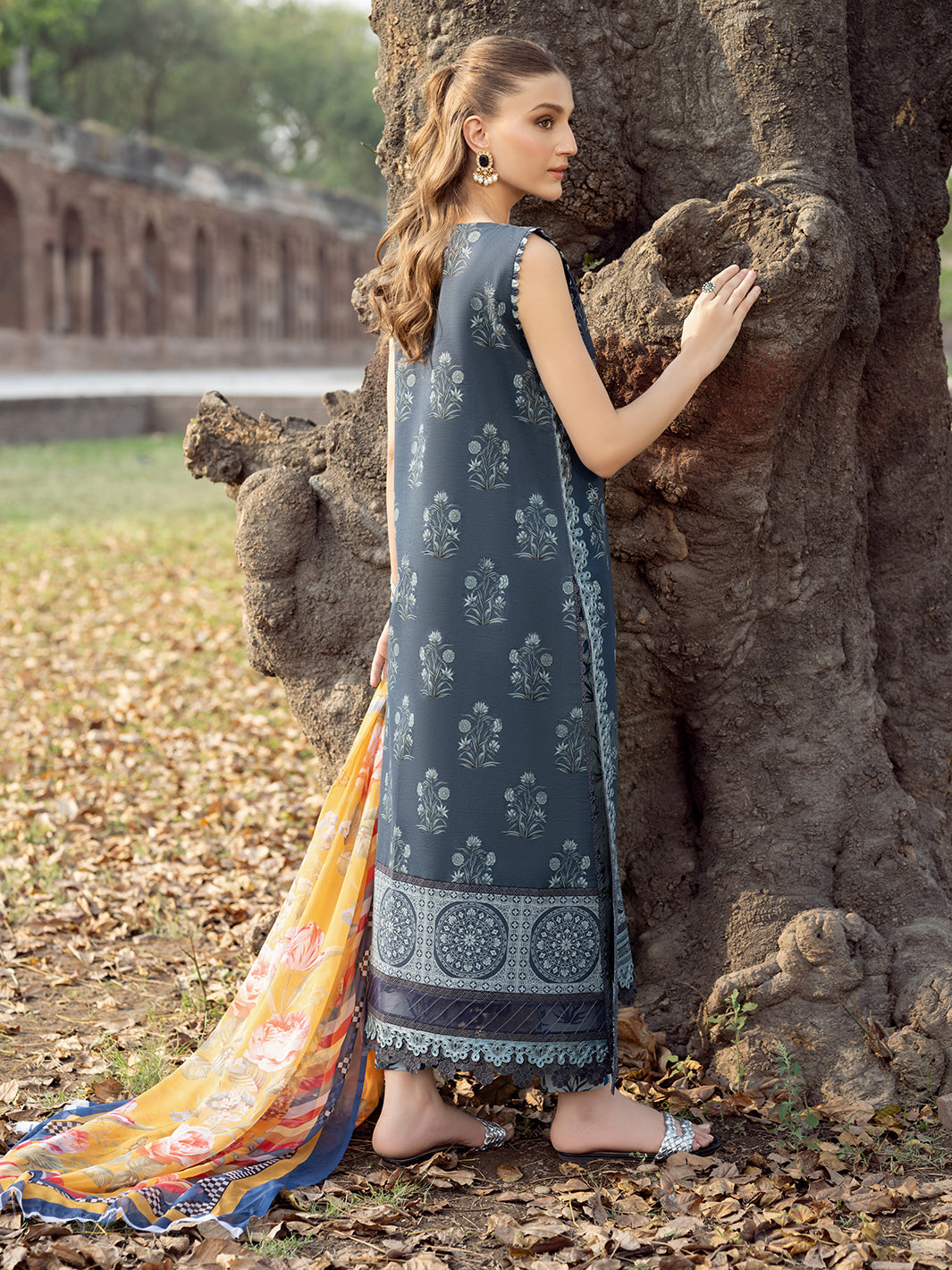 Bin Ilyas | Naqsh Naaz Luxury Lawn 25 | 2082 - B S Midnight Blue Lawn
