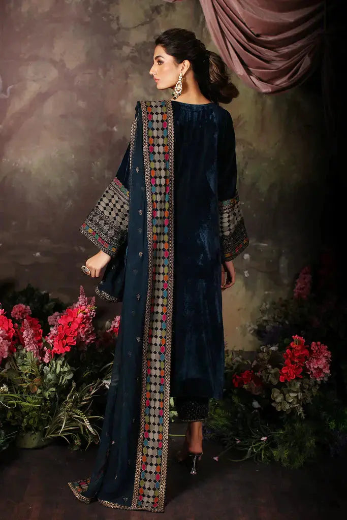 Charizma | Signora Velvet 23 | CVT3-05 - Pakistani Designer Dress - by Charizma | Type: Formal - 100% Original at Saira Sultan