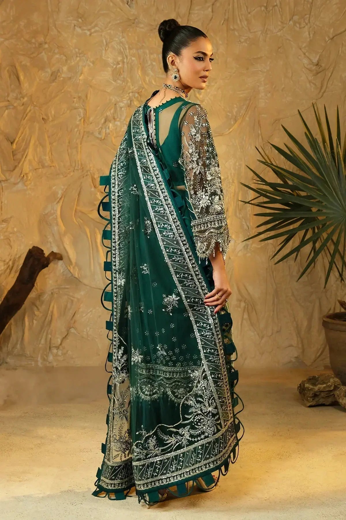 Mina Kashif | Kahani Luxury Formals 23 | Dastan - Pakistani Designer Dress - by Mina Kashif | Type: Formal - 100% Original at Saira Sultan