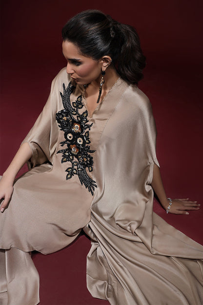Wardha Saleem | Luxury Pret Fusion Wear | SAHARA DRAPE WITH PANTS (2PC) M Beige Silk