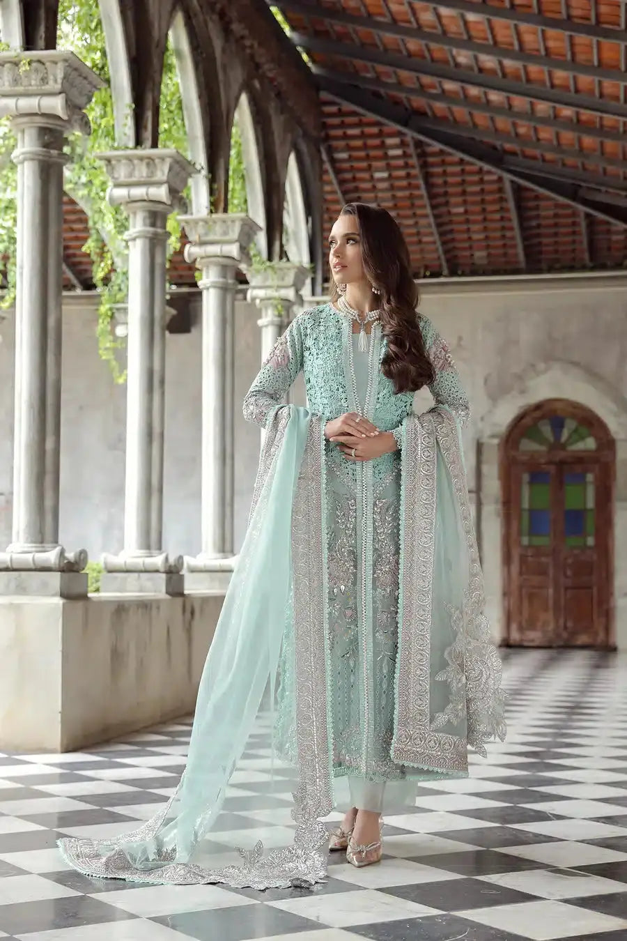 Maryam Hussain | Raha Luxury Festive 23 | Alara - Pakistani Designer Dress - by Maryam Hussain | Type: Bridal - 100% Original at Saira Sultan