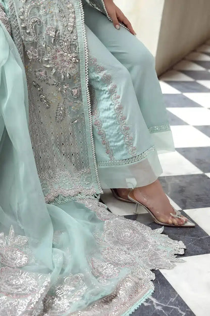 Maryam Hussain | Raha Luxury Festive 23 | Alara - Pakistani Designer Dress - by Maryam Hussain | Type: Bridal - 100% Original at Saira Sultan