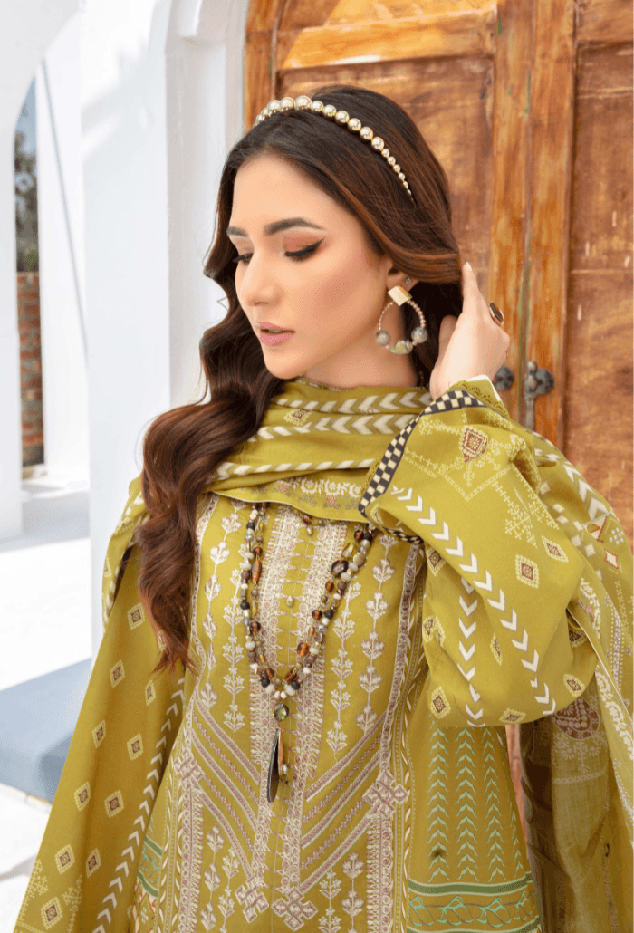 Humdum | Saira Bano Lawn 24 | D04 - Pakistani Designer Dress - by HumDum | Type: Casuals - 100% Original at Saira Sultan