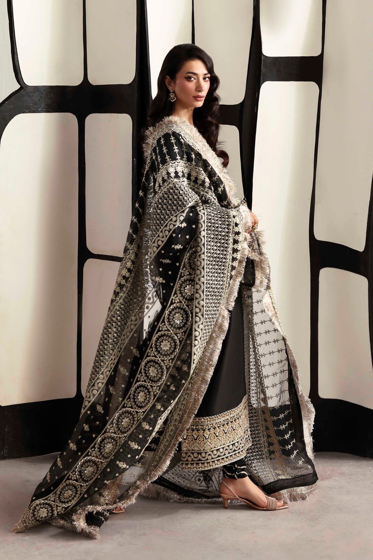 Akbar Aslam | Luxury Formals 25 | Onyx by Akbar Aslam - Designer Dress  - Type : Ladies Clothes - Available at Saira Sultan - 100% Original 