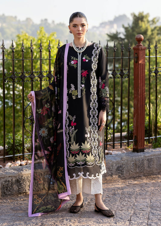 Saira Shakira | Bloom Lawn 25 | SAUVAGE 6-B XS Black Lawn