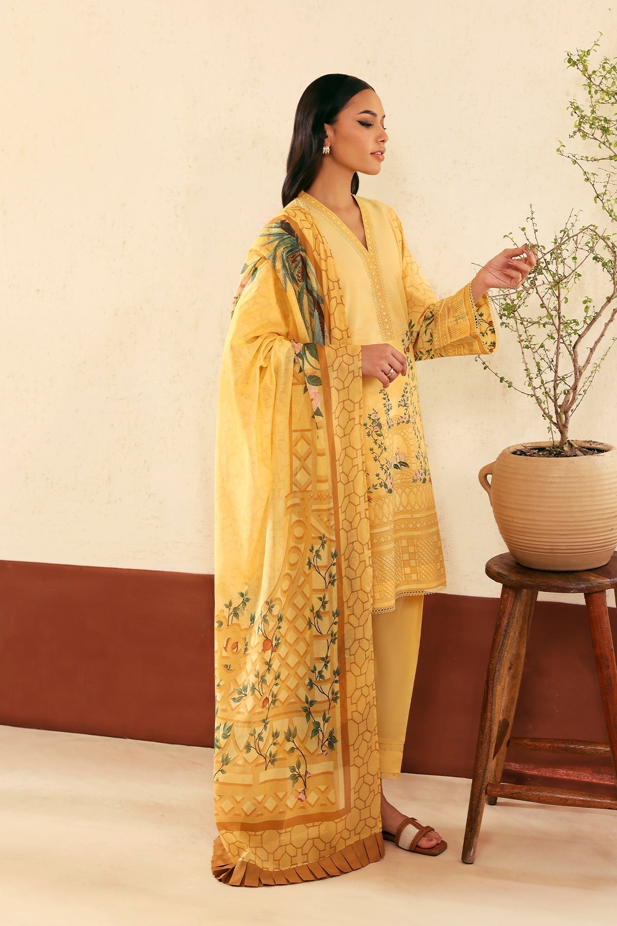 Sahar | Selene 25 | Golden Trellis L Yellow Lawn