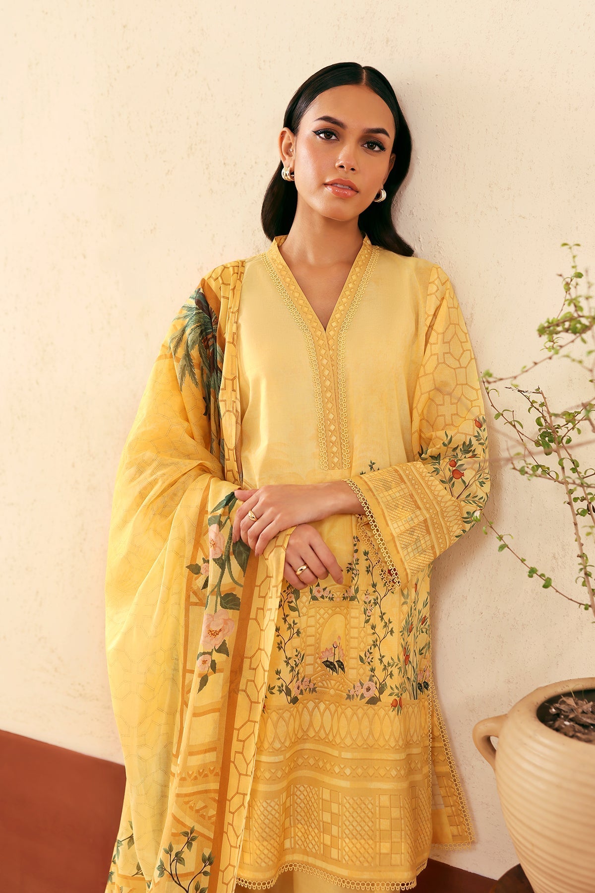 Sahar | Selene 25 | Golden Trellis M Yellow Lawn