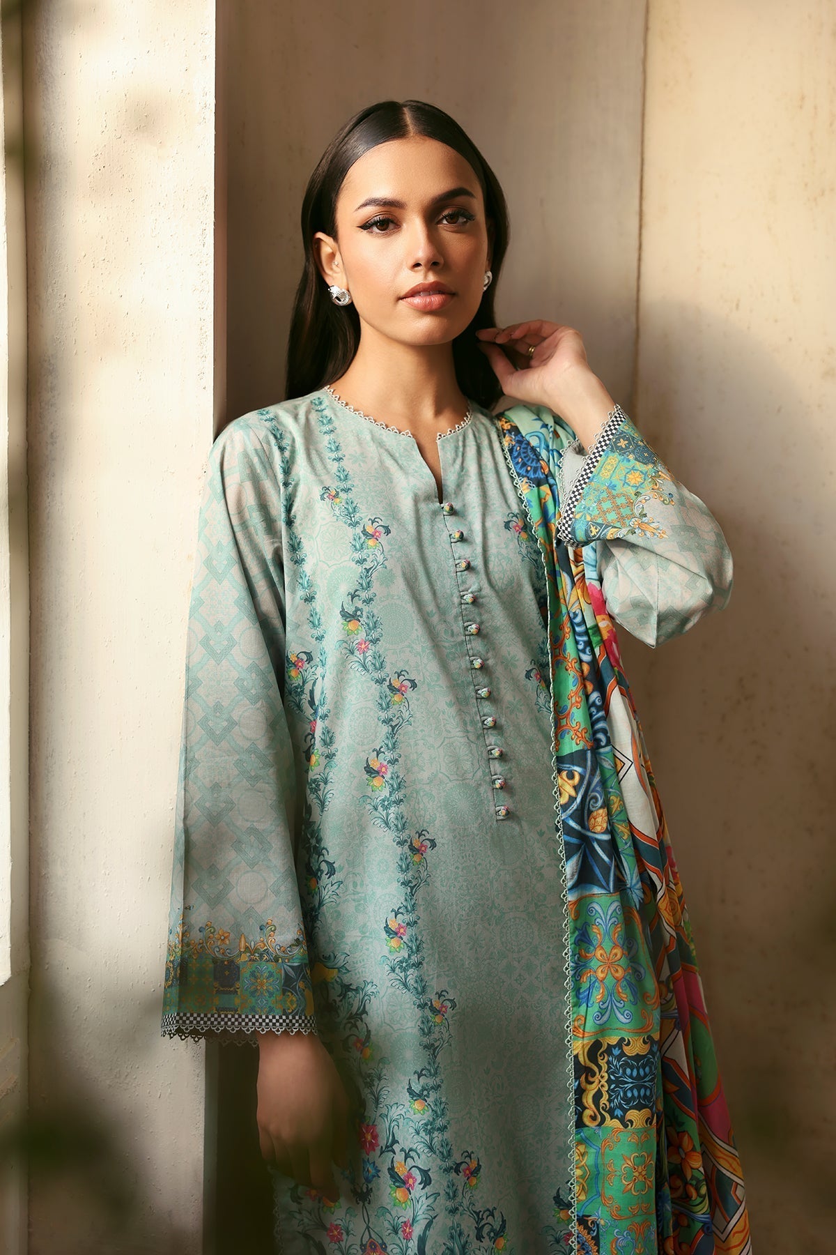 Sahar | Selene 25 | Verdant Sicilia M Aqua Lawn