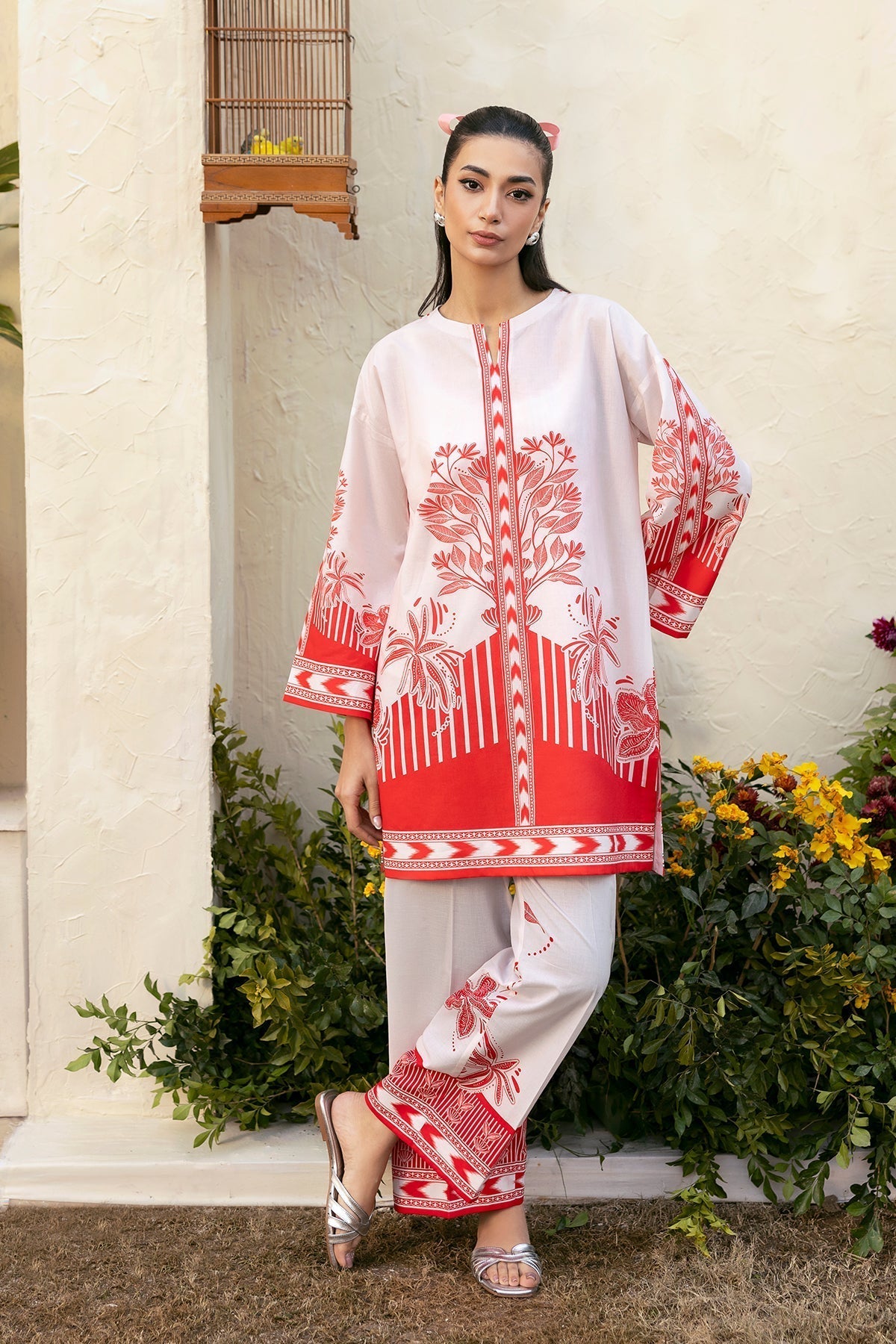 Sahar | Selene 25 | Scarlet Reverie XS White Cambric