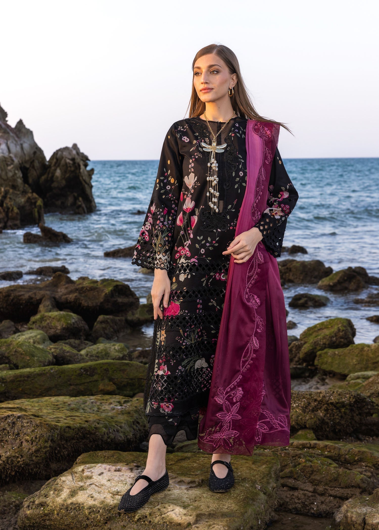 Crimson | Floe by Crimson | Bloom Bold - D4 B XS Black Lawn