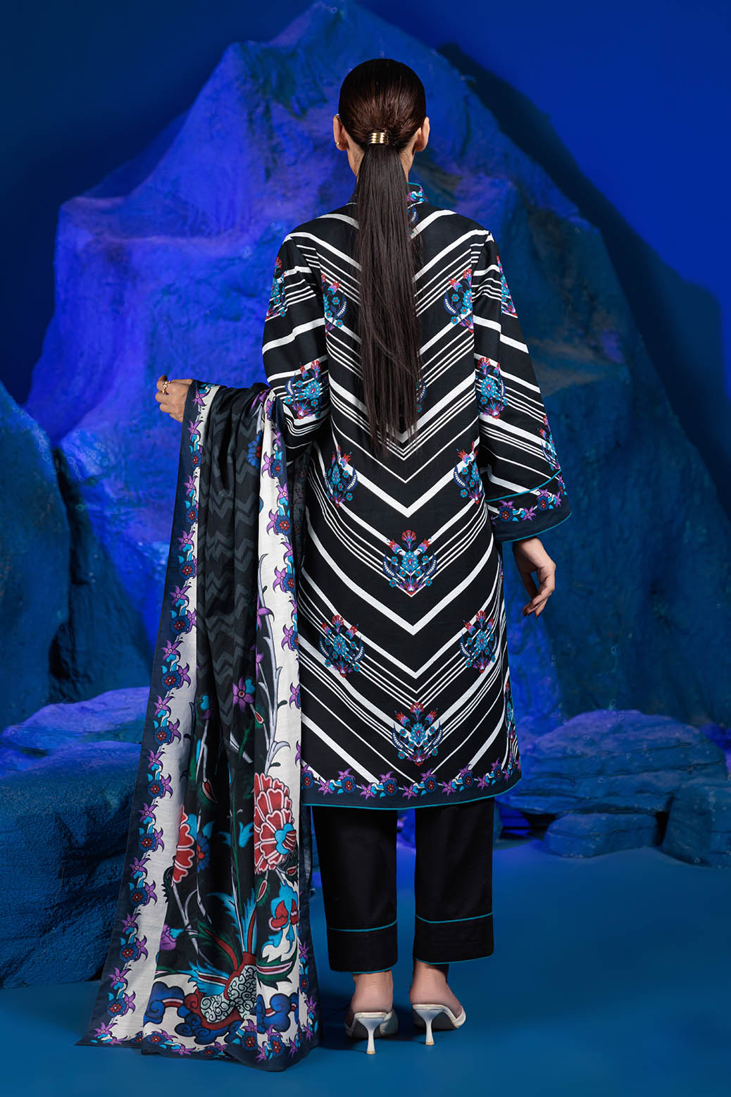 Bonanza Satrangi | Moon Indigo 3 Pc (2W24P3P282)
