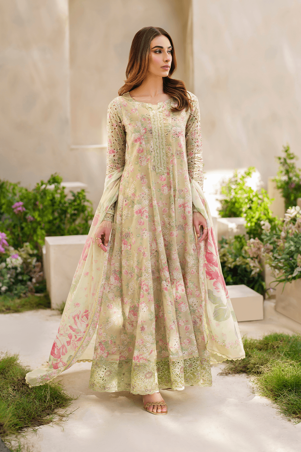 Iznik | Festive lawn 24 | SFL-05 - Pakistani Designer Dress - by Iznik | Type: Luxury - 100% Original at Saira Sultan
