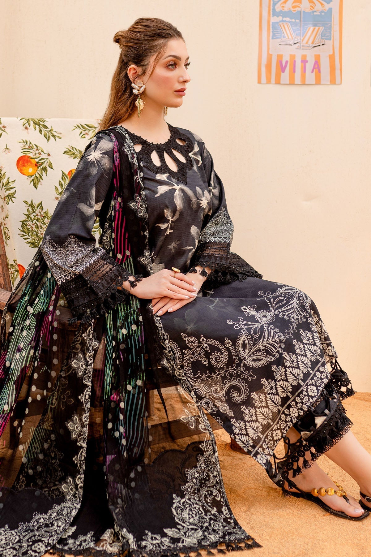 Nureh | Gardenia Lawn 25 |NSG-185 Custom Size Black Lawn