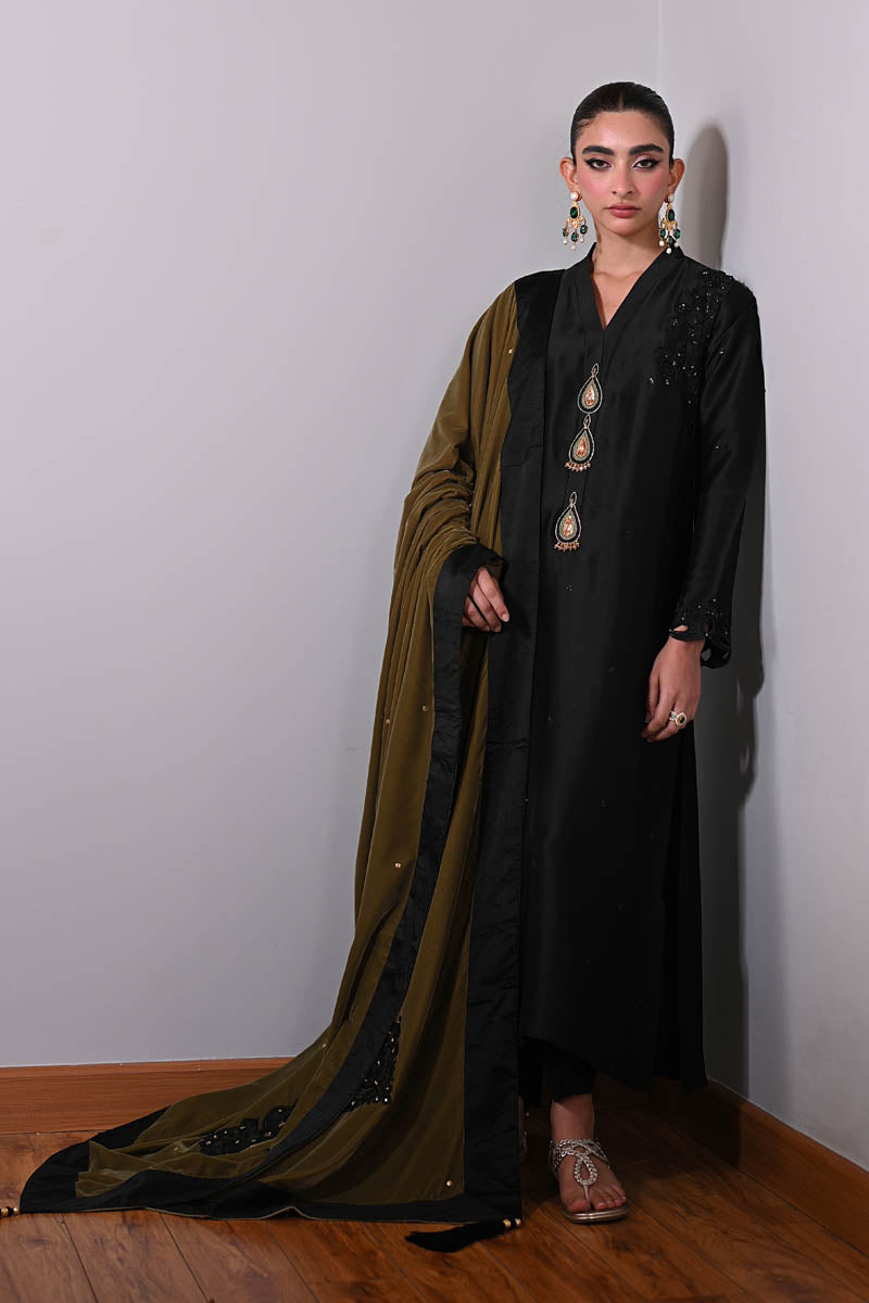 Hue Pret | Farasha Luxury Winter | Nisha XL Black Velvet