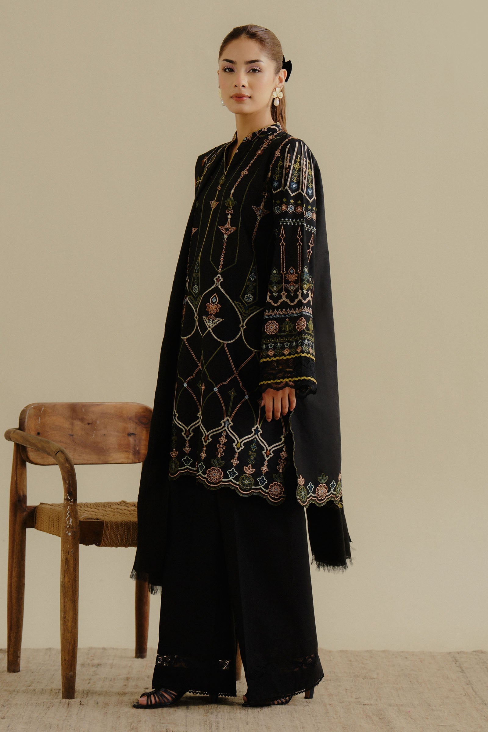 Zara Shahjahan | Coco Lawn 25 | Iris-2A S Black Lawn
