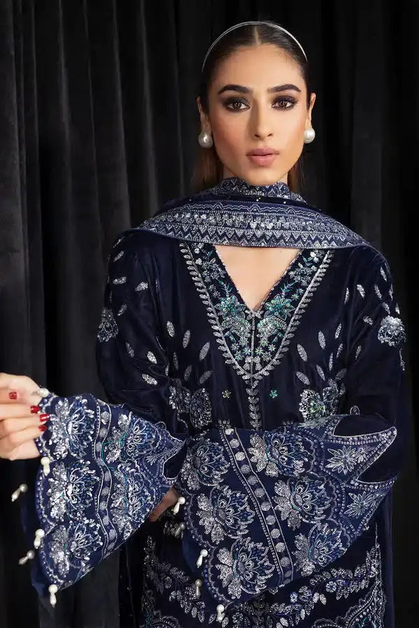 Nureh | Maya Velvet 23 | Safeena - Pakistani Designer Dress - by Nureh | Type: Formal - 100% Original at Saira Sultan