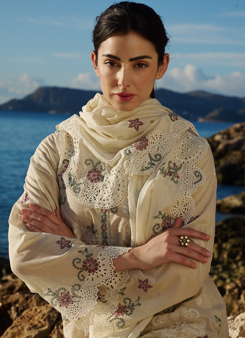 Image | Lawnkari 25 | Reem S Beige Cotton Lawn