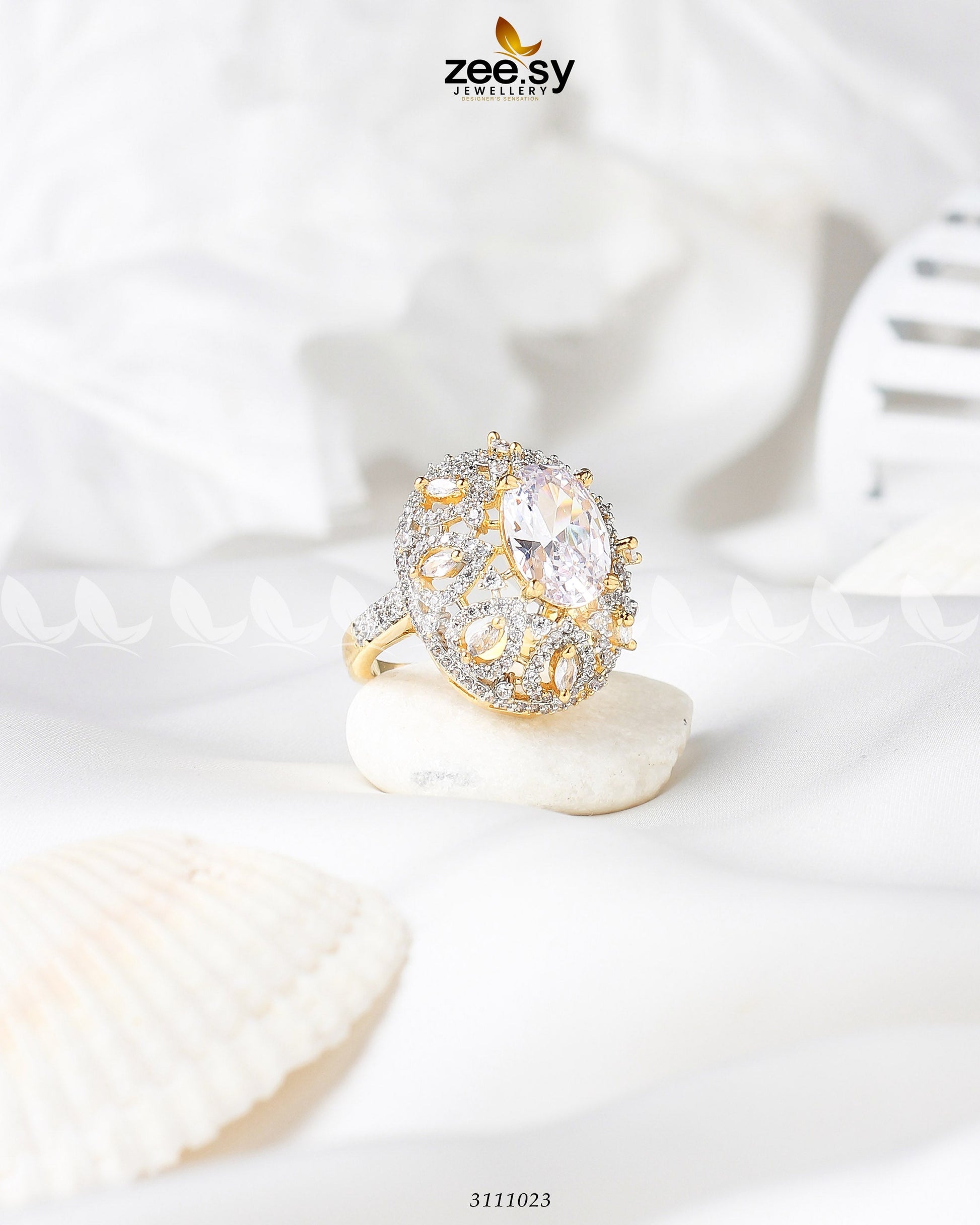 Kohinoor Ring Golden White