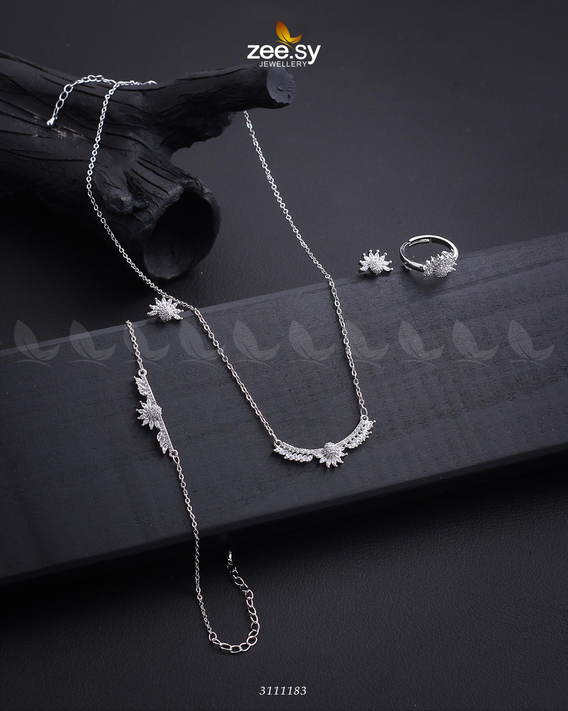 Sparrow Pendant Silver