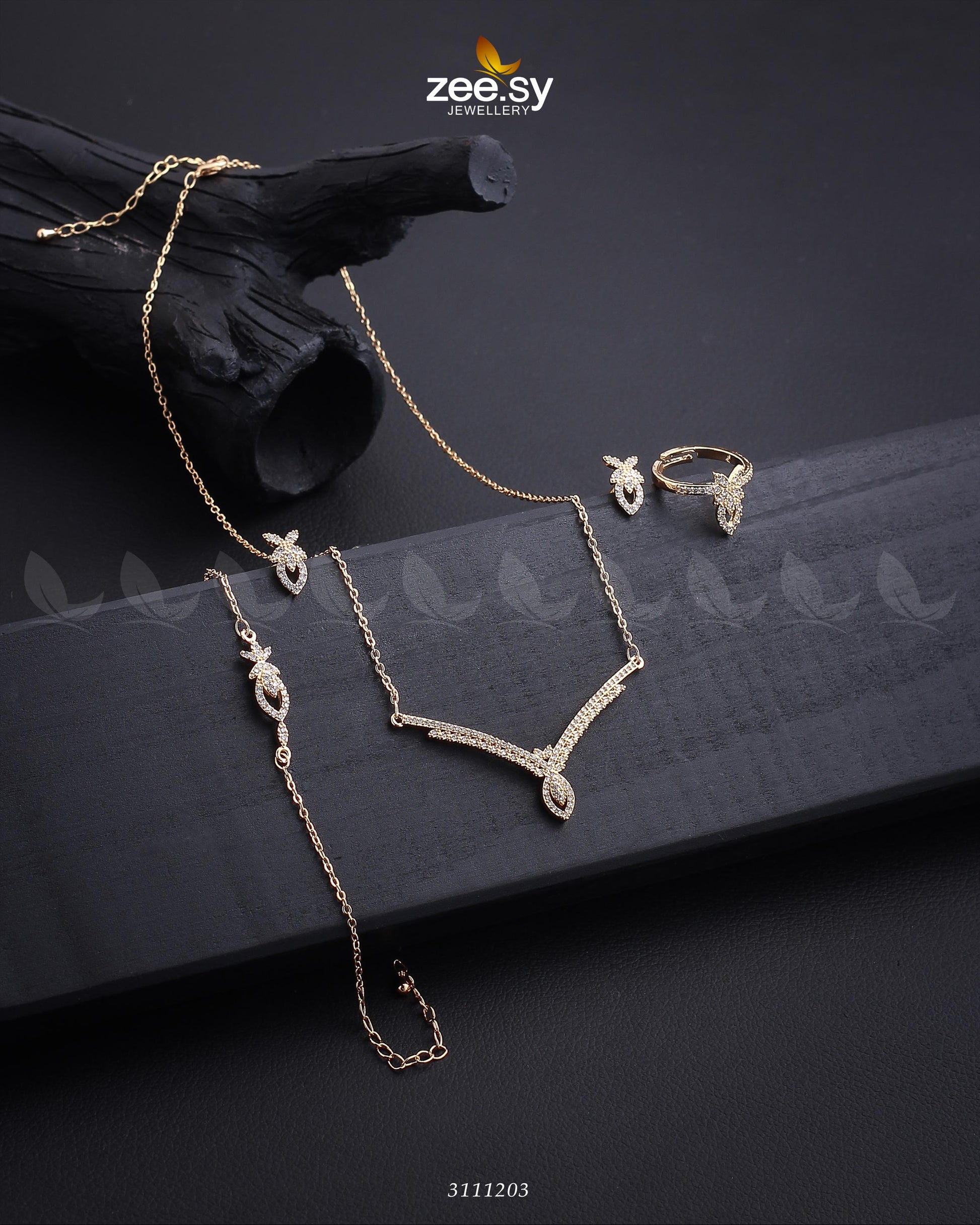 Siskin Pendant Gold