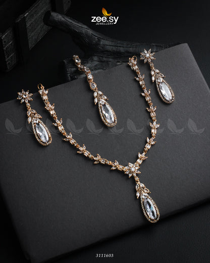 Saba Qamar Necklace Sets Golden White