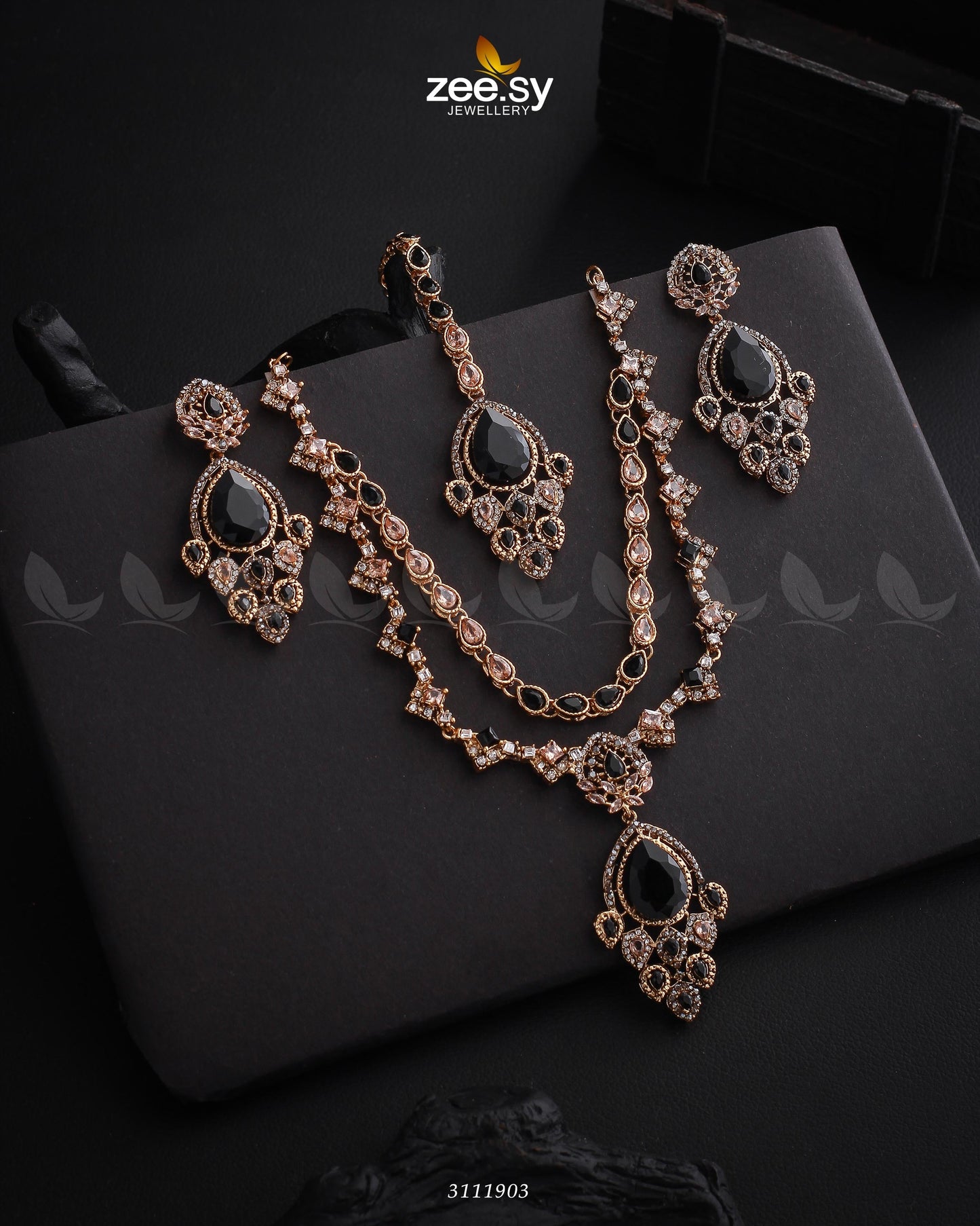 Sushmita Necklace Set Golden Black