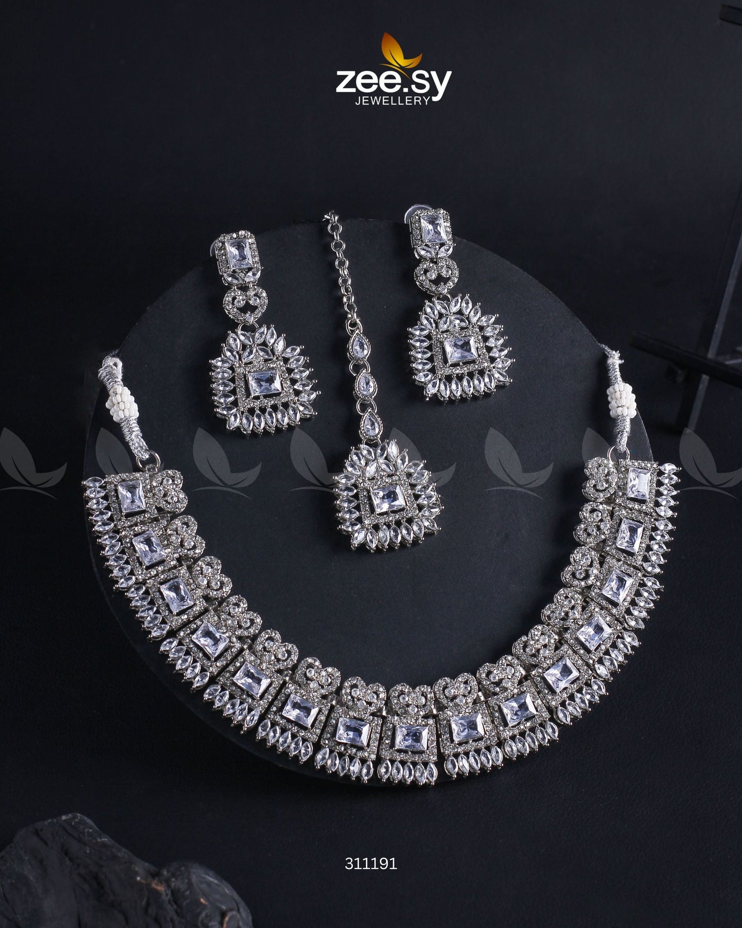 Elysium Necklace Sliver White
