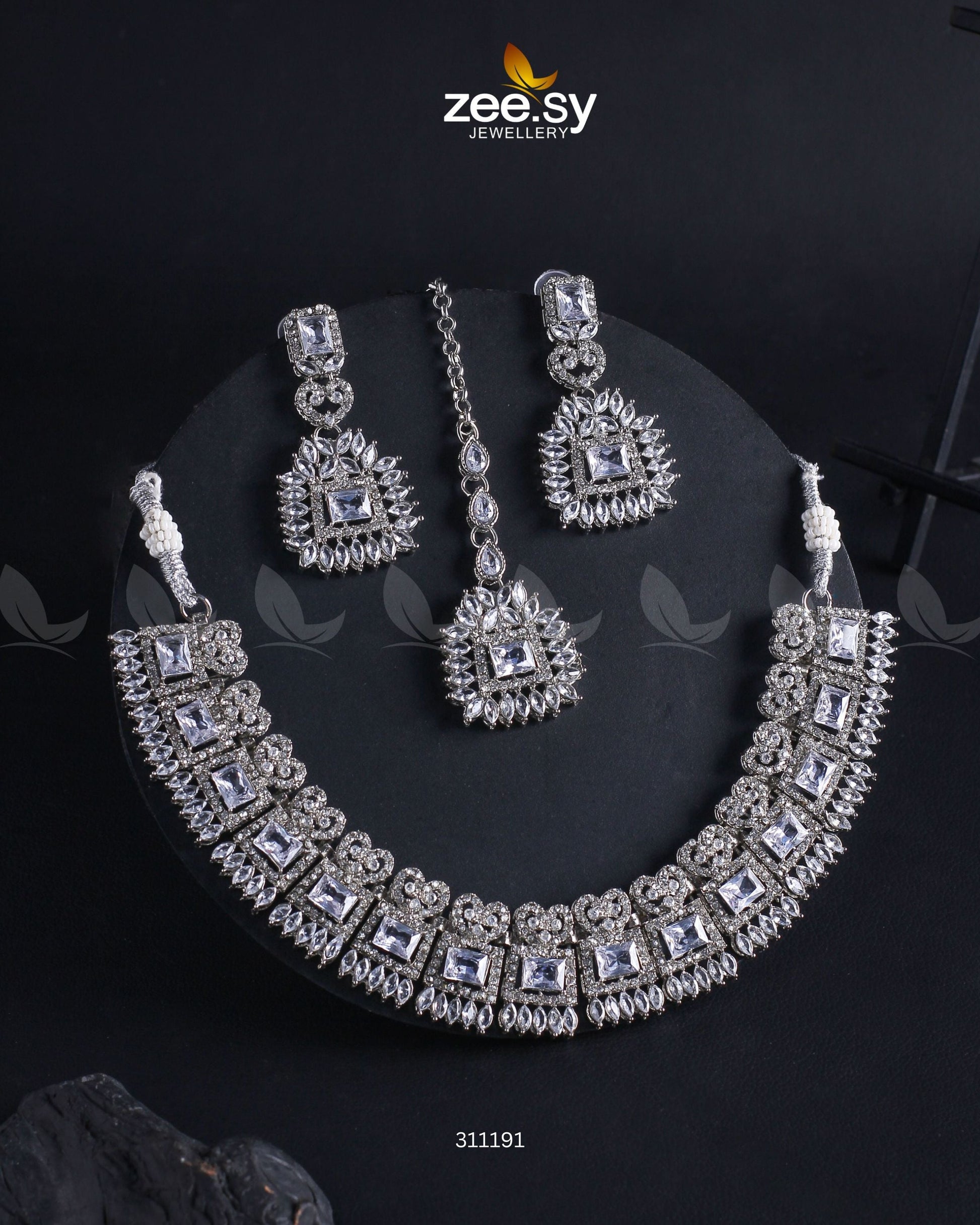 Elysium Necklace Sliver White