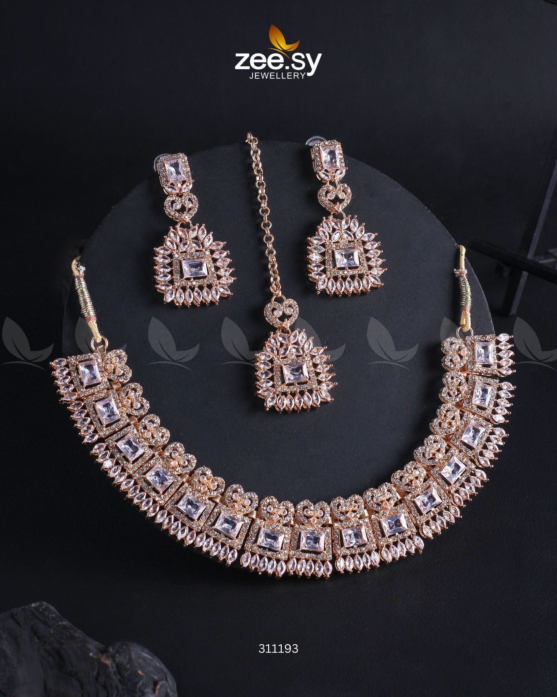 Elysium Necklace Golden White