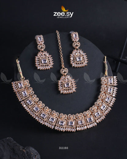 Elysium Necklace Golden White