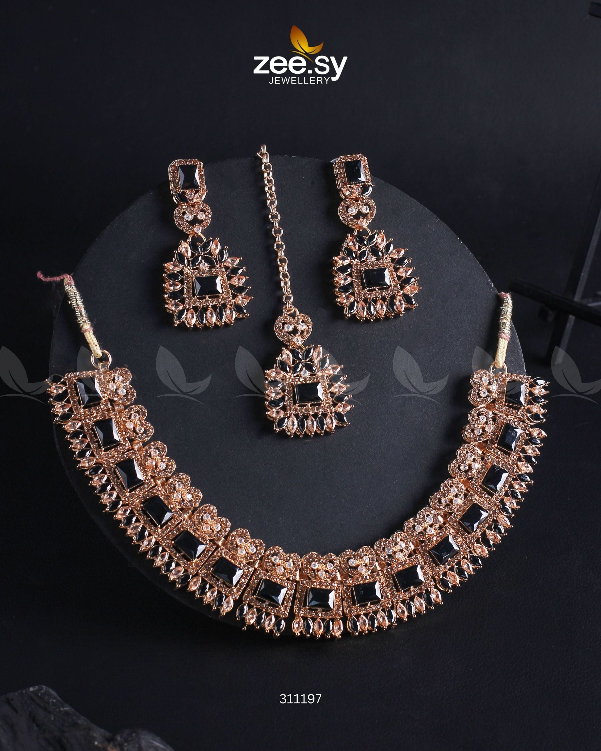 Elysium Necklace Golden Black