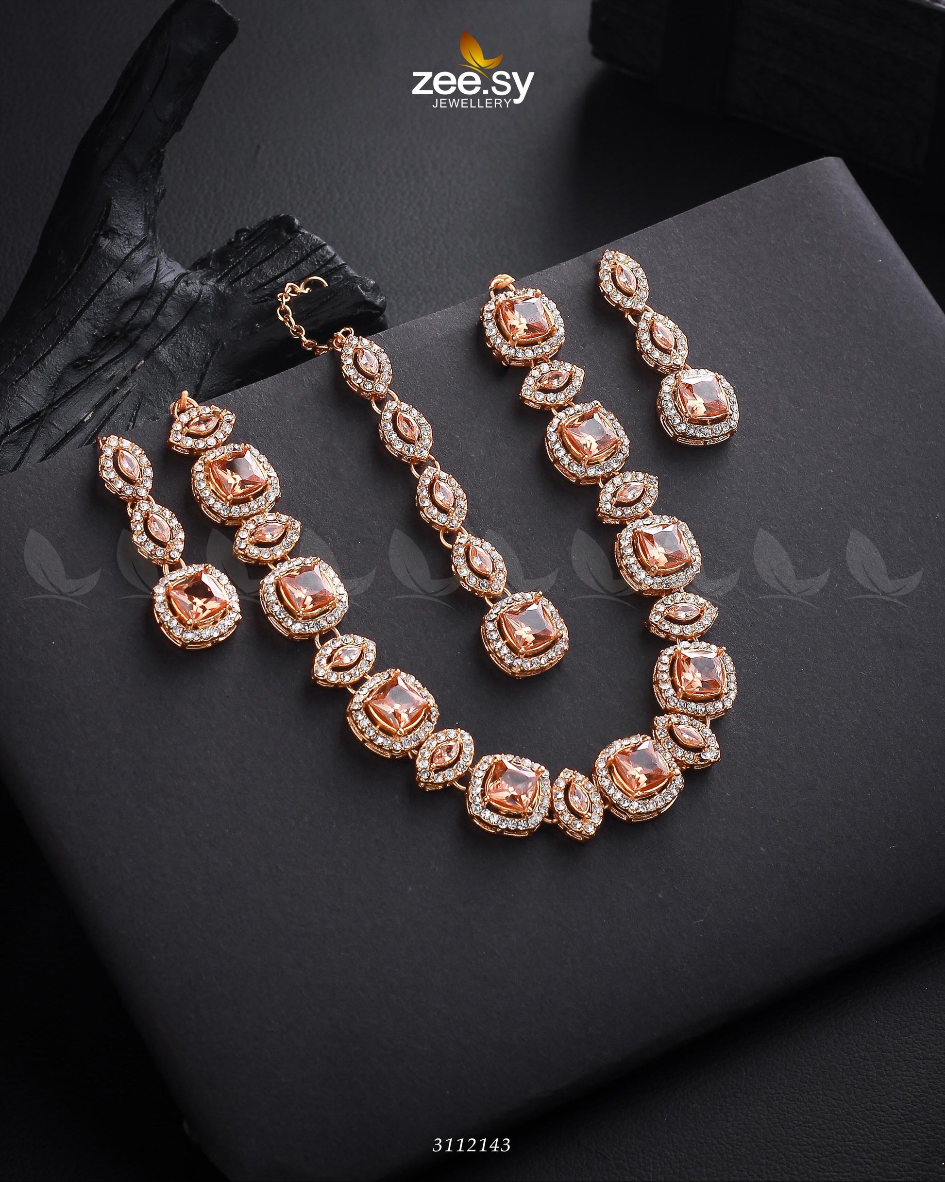 Scabiosa Necklace Set Golden Champagne